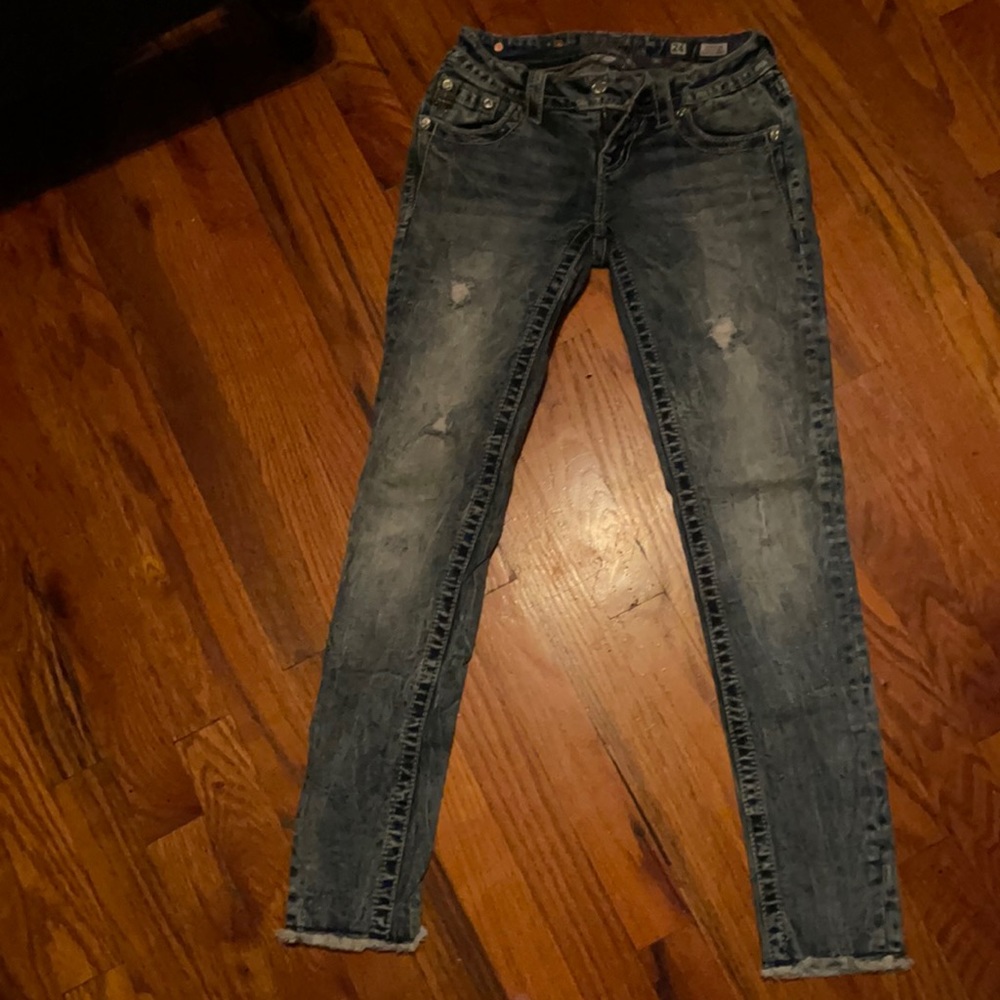 Cuffed skinny jeans